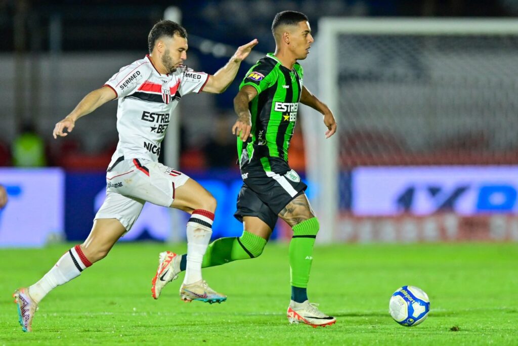 Botafogo-SP x América-MG