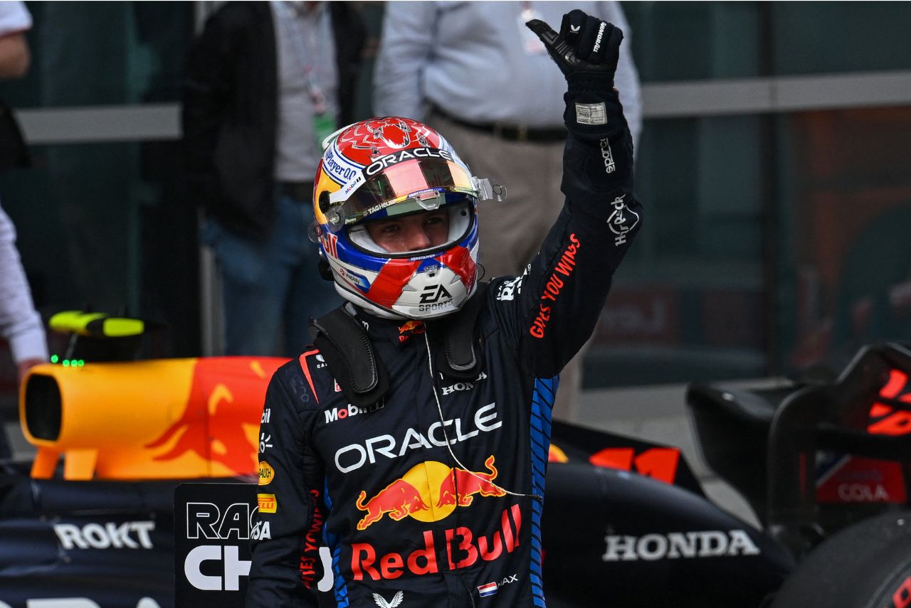 Max Verstappen comemora nova pole