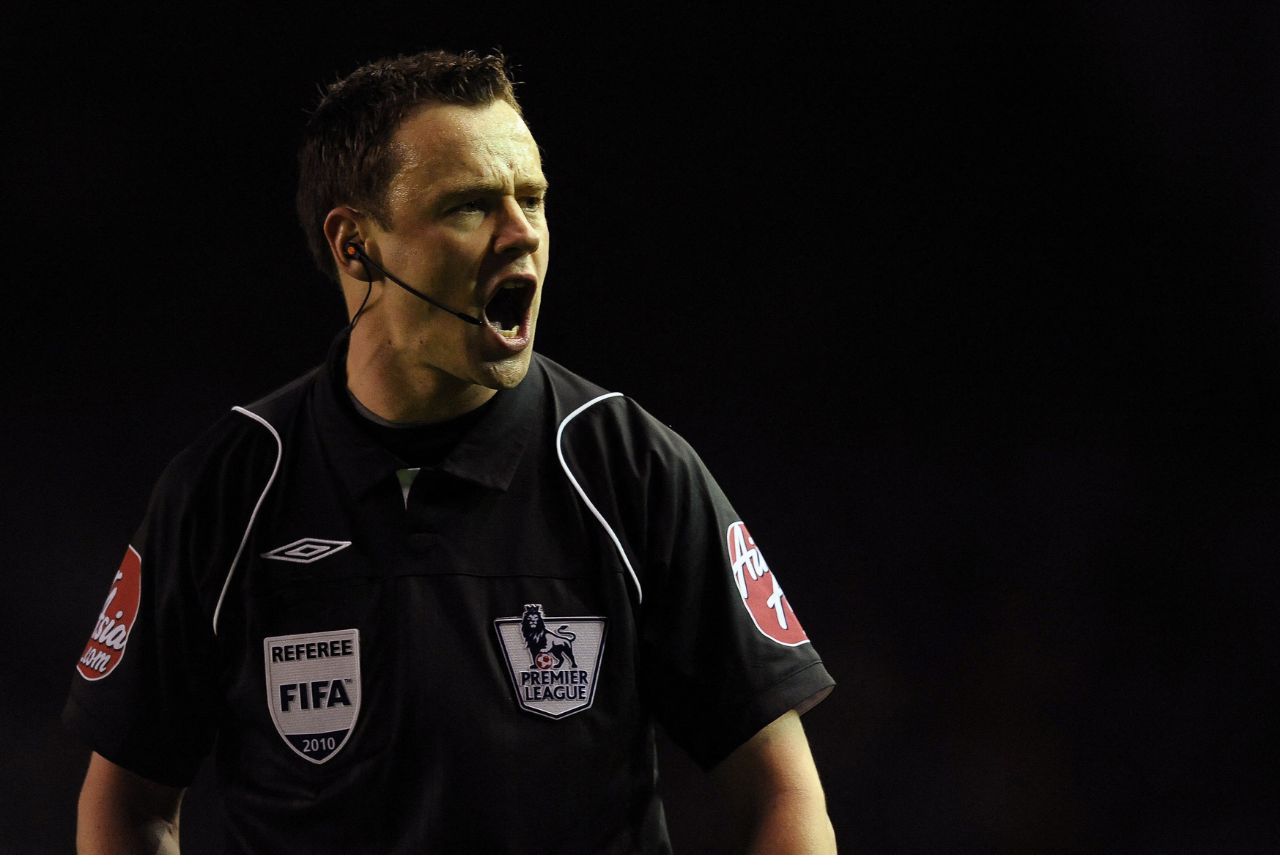 Stuart Attwell, que comandou o VAR, foi acusado pelo Nottingham Forest de ser torcedor do Luton Town (Foto: Paul Ellis/AFP)