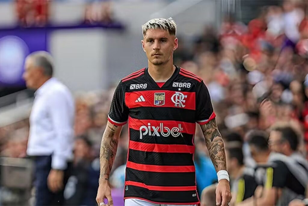 Varela em ação pelo Flamengo
