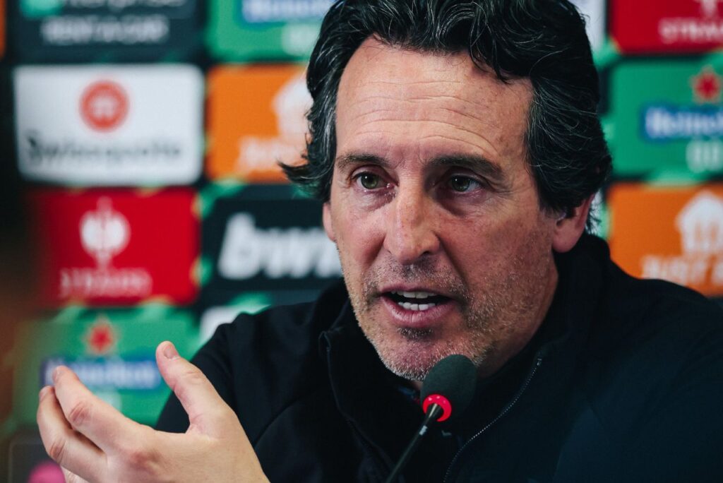 Treinador Unai Emery em entrevista coletiva do Aston Villa em 2024