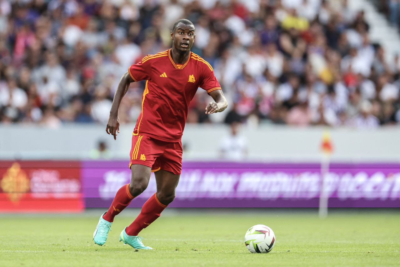 Evan Ndicka, zagueiro da Roma (Foto: Charly Triballeau/AFP)