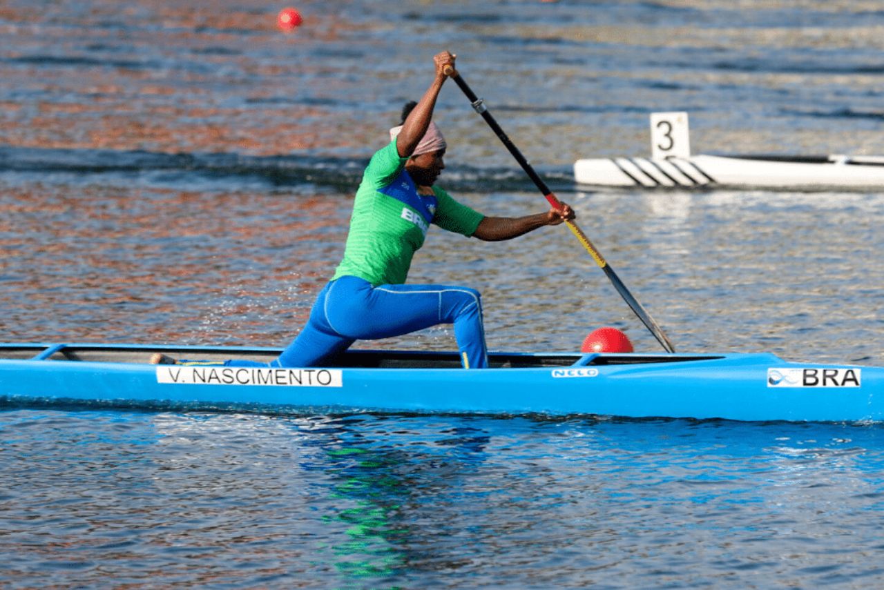 Canoísta Valdenice do Nascimento em prova do Mundial de Canoagem Velocidade 2023