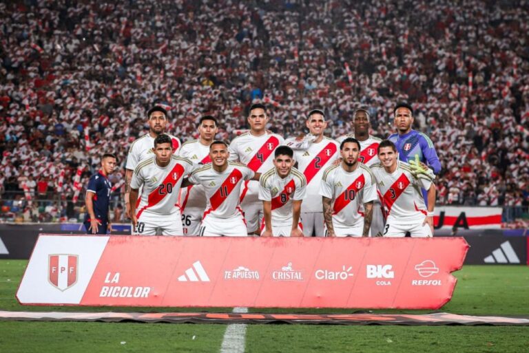 <p>Seleção do Peru antes de amistoso contra a República Dominicana (Foto: Reprodução)</p>
