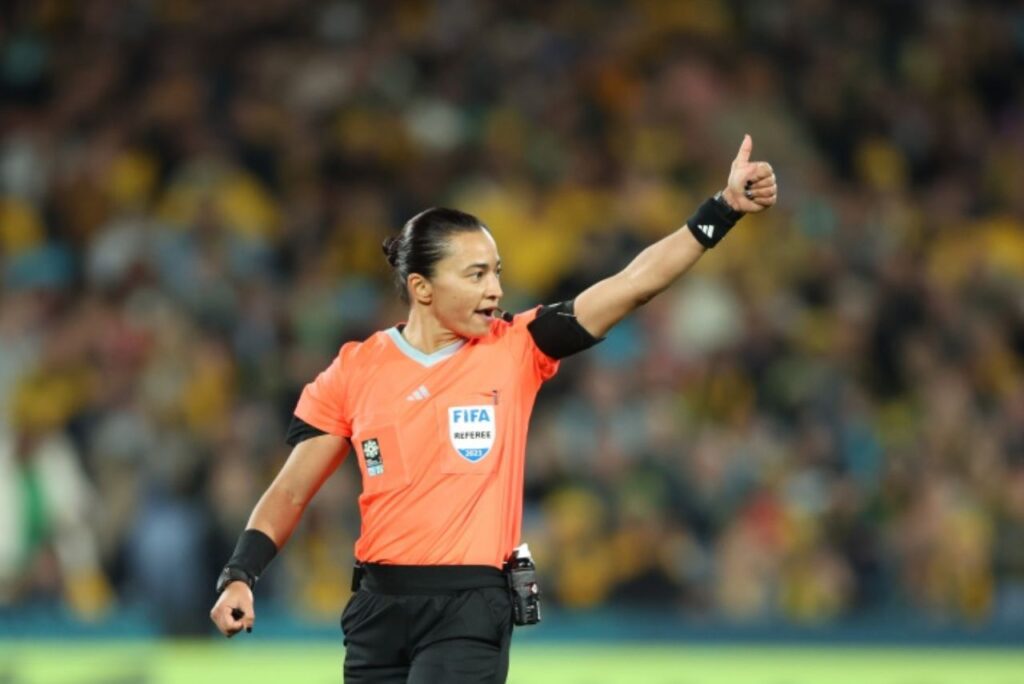 Edina Alves comandará mais uma partida do Brasileirão