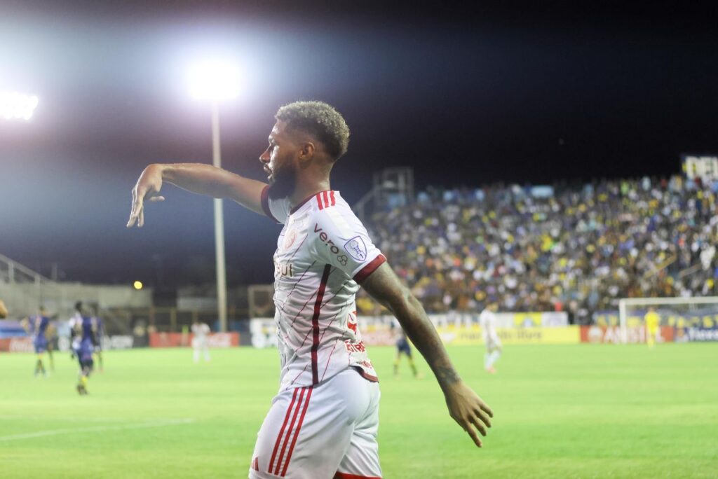 Wesley marcou para o Internacional contra o Delfín