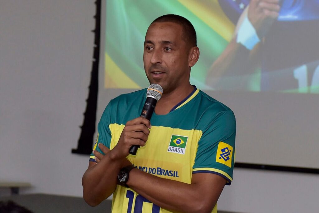 Ex-líbero Serginho retorna à Seleção Brasileira como auxiliar de Bernardinho