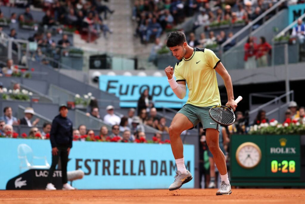 Carlos Alcaraz é o atual campeão do Masters 1000 de Madrid (Foto: Thomas Coex/AFP)