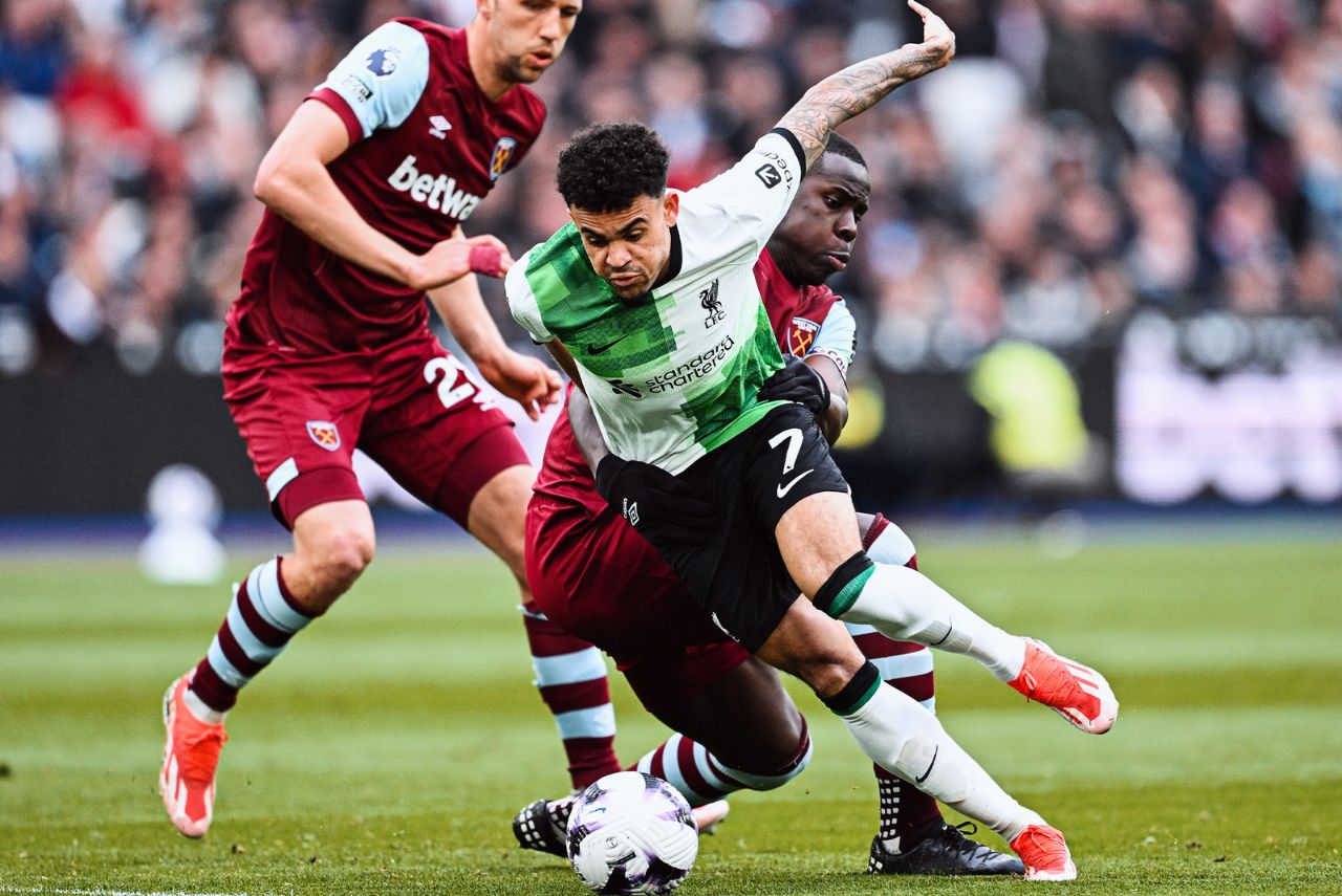 West Ham e Liverpool ficaram no empate pelo Campeonato Inglês (Foto: Reprodução)