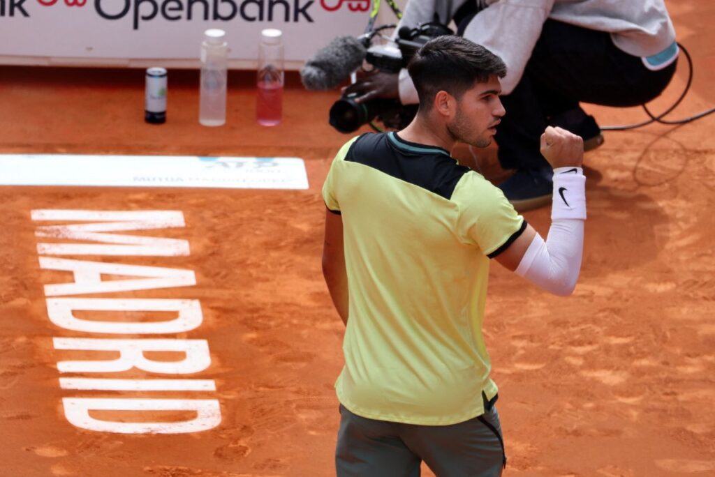 Carlos Alcaraz venceu Thiago Wild em Madrid (Foto: Thomas Coex/AFP)
