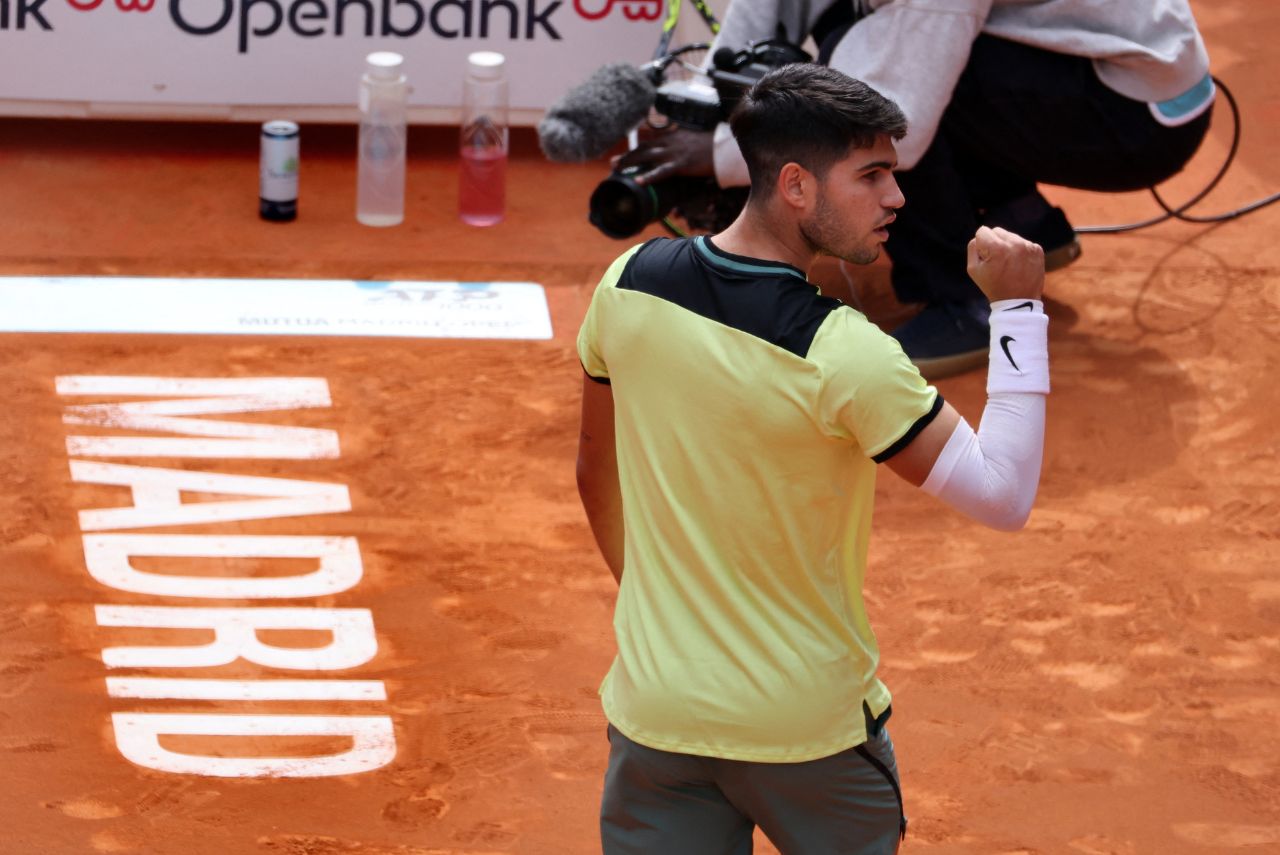 Carlos Alcaraz venceu Thiago Wild em Madrid (Foto: Thomas Coex/AFP)