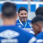 Eduardo Barroca deixou o comando técnico do Avaí (Foto: Divulgação)