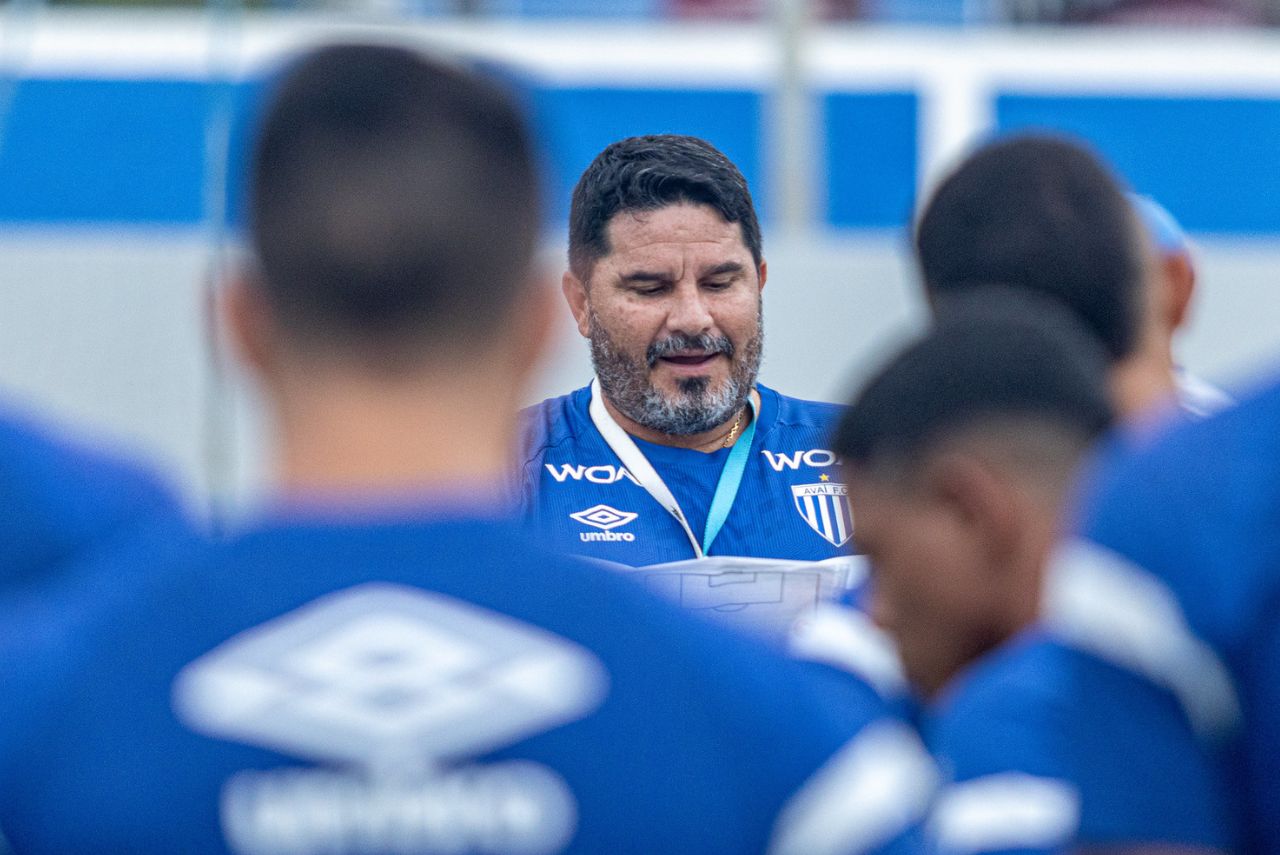 Eduardo Barroca deixou o comando técnico do Avaí (Foto: Divulgação)