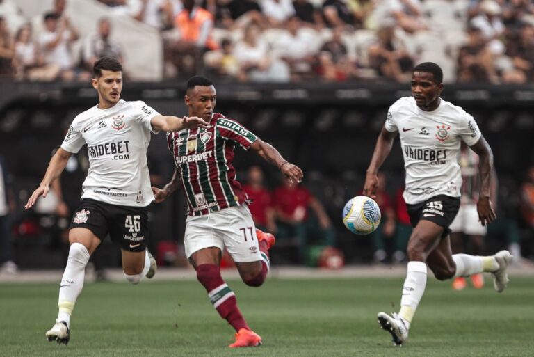 <p>Corinthians foi superior na Neo Química Arena. Foto: Lucas Merçon / Fluminense FC</p>
