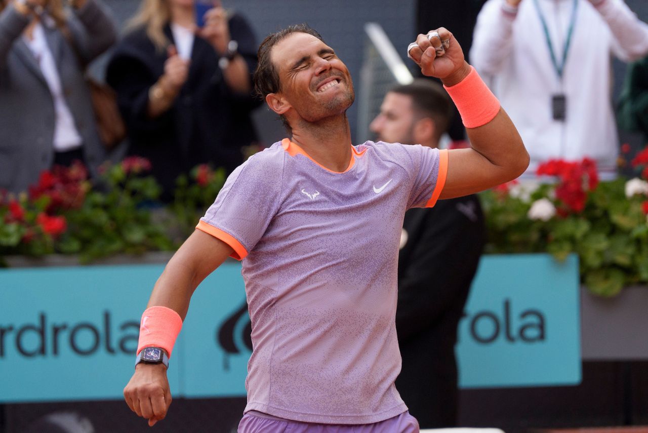 Tenista Rafael Nadal em jogo do Masters 1000 de Madrid