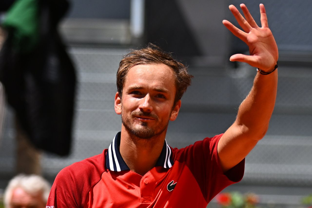 Russo Medvedev comemora vitória na Espanha
