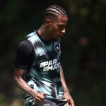 Tchê Tchê em treino do Botafogo