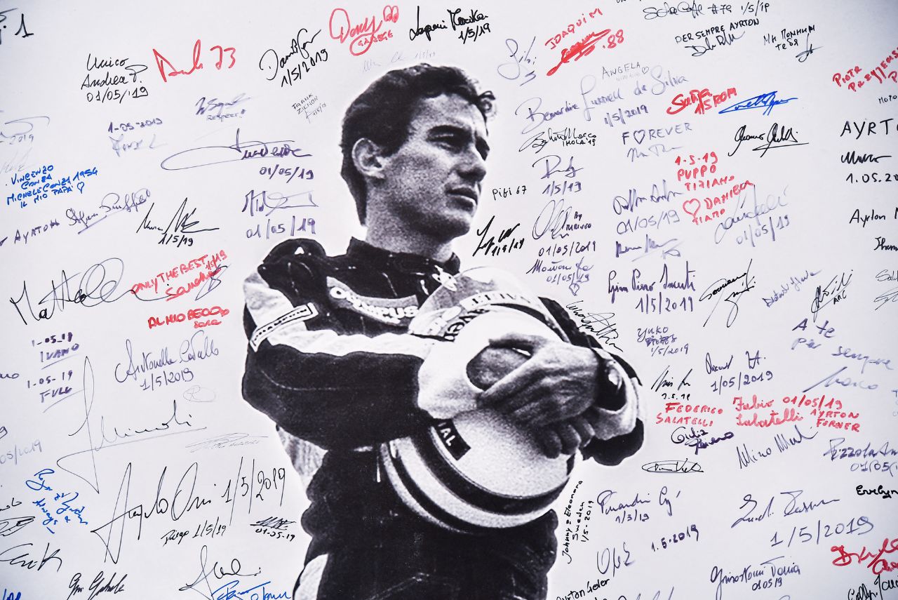 Mural em homenagem a Ayrton Senna feito em 2019 (Foto: Andreas Solaro/AFP)