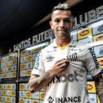 Carabajal em apresentação no Santos