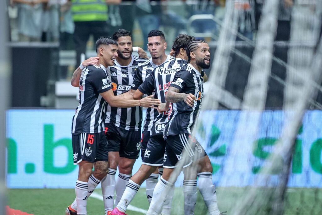 Jogadores do Atlético-MG comemoram gol sobre o Sport