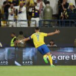 Atacante Cristiano Ronaldo comemora gol pelo Al-Nassr em 2024