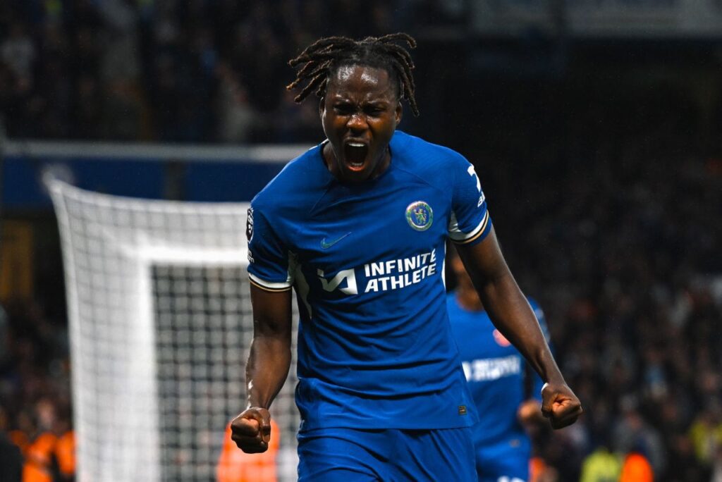 Chalobah marcou o primeiro na vitória do Chelsea sobre o Tottenham (Foto: Reprodução)