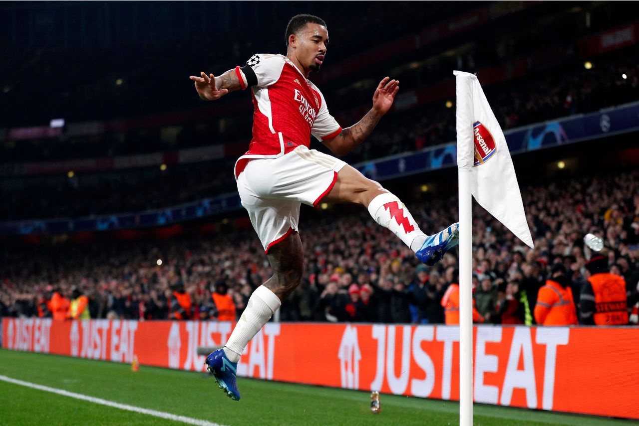 Gabriel Jesus comemora gol pelo Arsenal