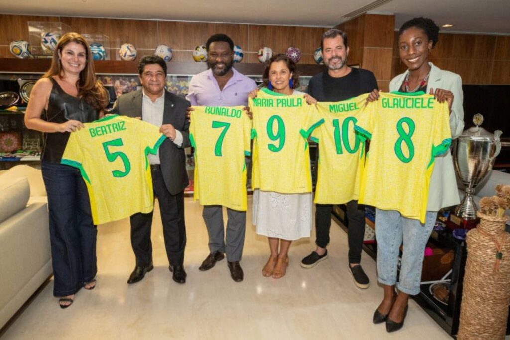 Ednaldo Rodrigues recebeu Ronaldo Santos, secretário do Ministério da Igualdade Racial, na sede da CBF