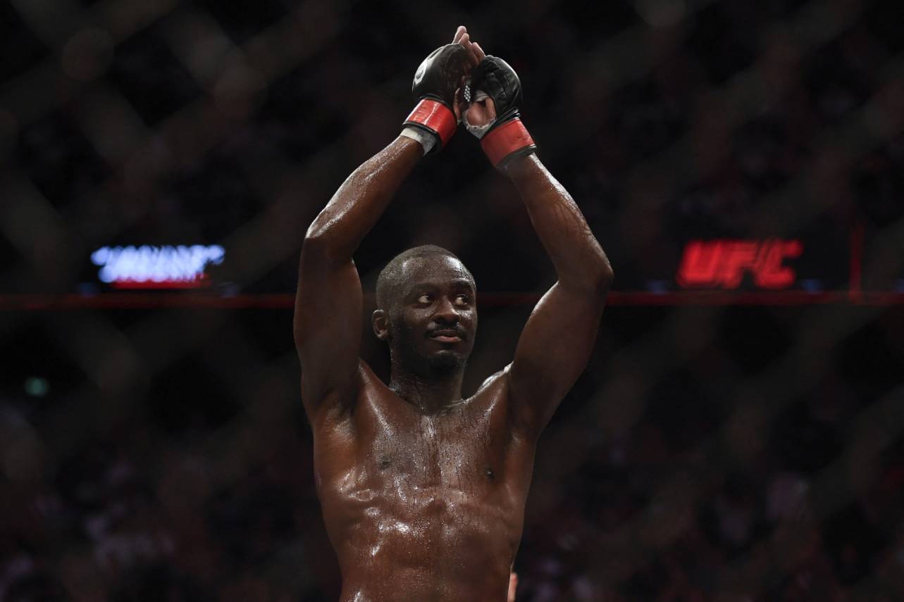 Willian Gomis lutaria no UFC Rio com o brasileiro Jean Silva. Foto: JULIEN DE ROSA/AFP