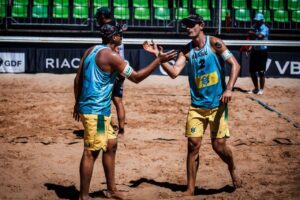 Evandro e Arthur no Elite16 de Brasília do Circuito Mundial de Vôlei de Praia 2024