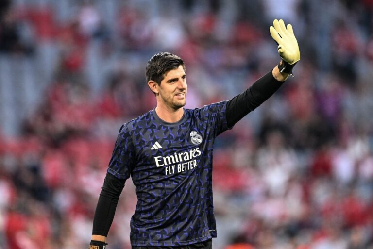 <p>Courtois em campo pelo Real Madrid. Foto: Kirill Kudryavtsev/AFP</p>
