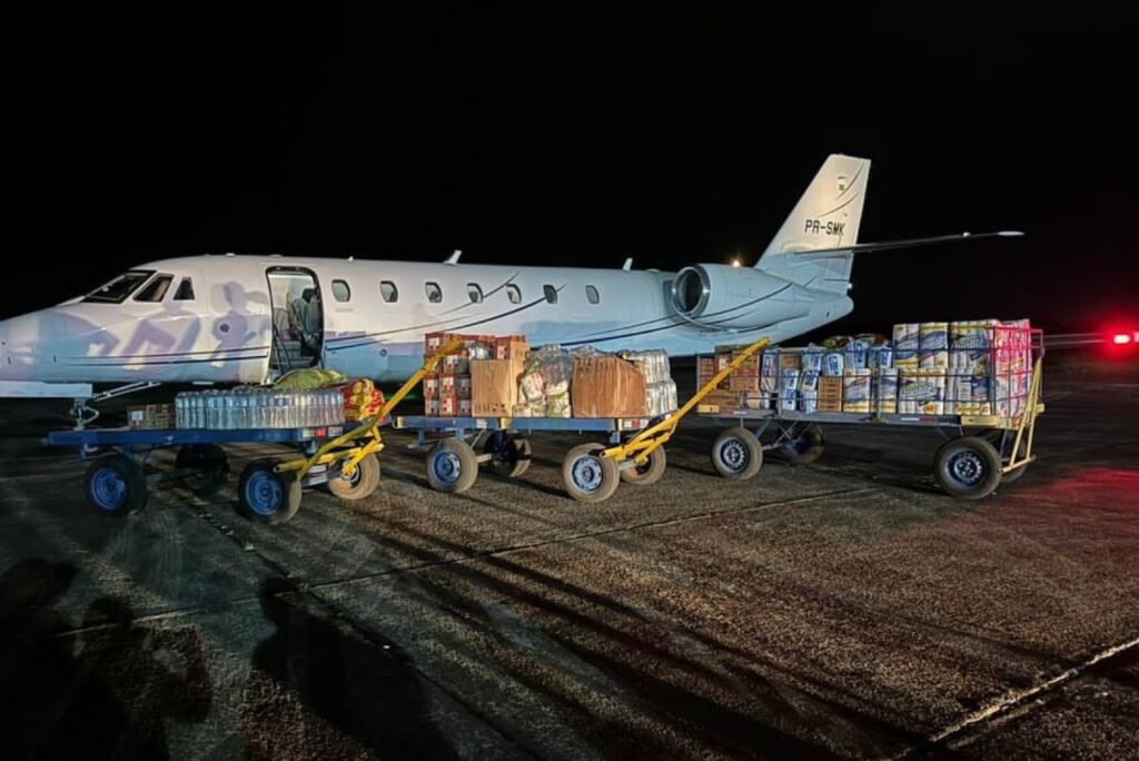 Avião enviado por Neymar