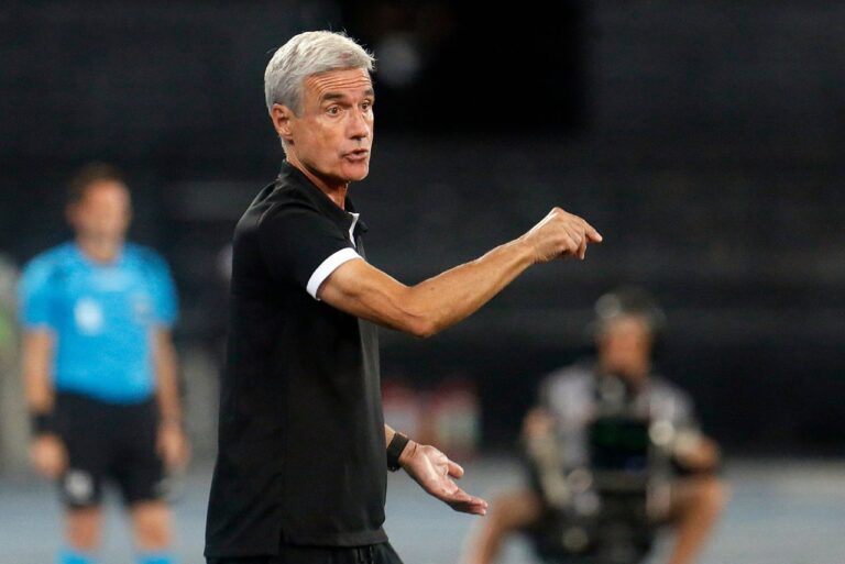 <p>Luís Castro, ex-técnico do Botafogo (Foto: Vitor Silva/BFR)</p>
