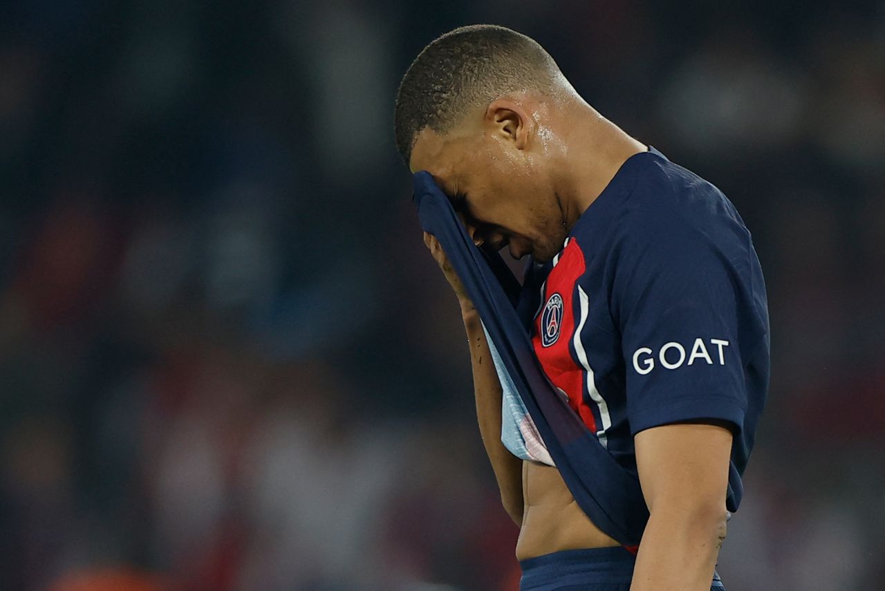 Mbappé em eliminação do PSG