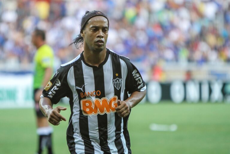<p>Ronaldinho em campo pelo Atlético-MG em 2014 (Foto: Bruno Cantini/CAM)</p>
