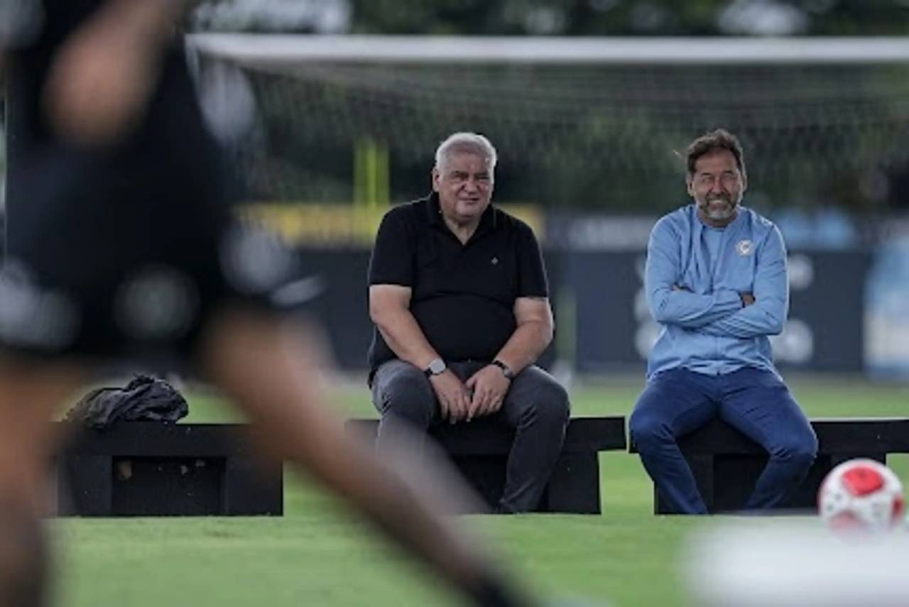 Rubão e Augusto Melo estão em conflito desde a saída do diretor. Foto: Rodrigo Coca/Corinthians