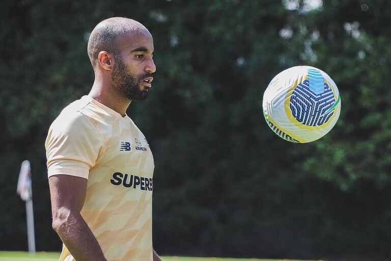 <p>Lucas durante o treino do São Paulo nesta sexta-feira (10). Foto: Divulgação/São Paulo</p>
