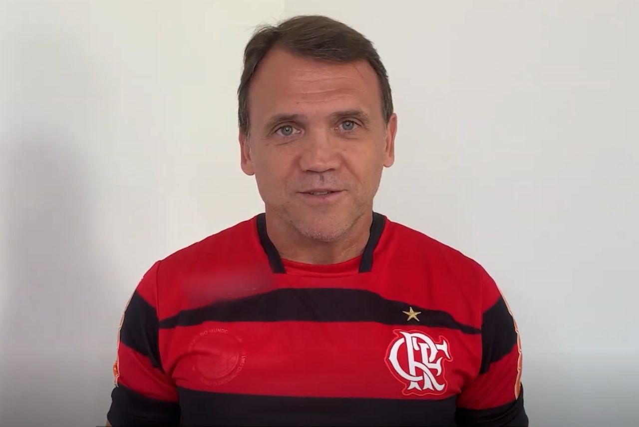 Petkovic em entrevista ao canal do Flamengo (Foto: Reprodução)