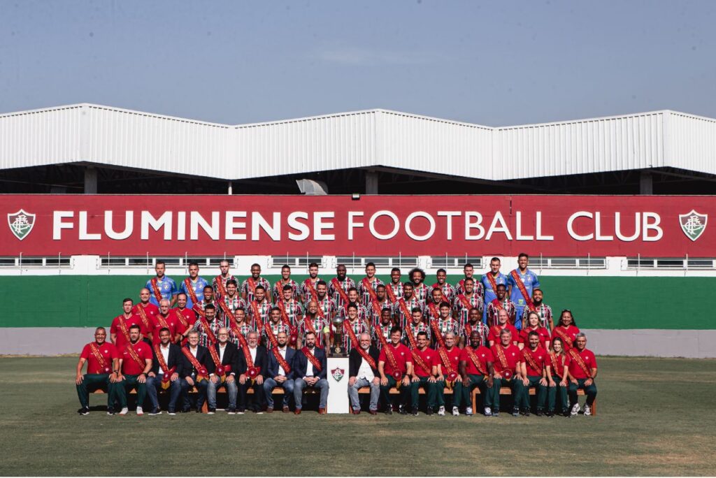 Foto oficial do título da Recopa Sul-Americana 2024 do Fluminense (Foto: Lucas Merçon/FFC)