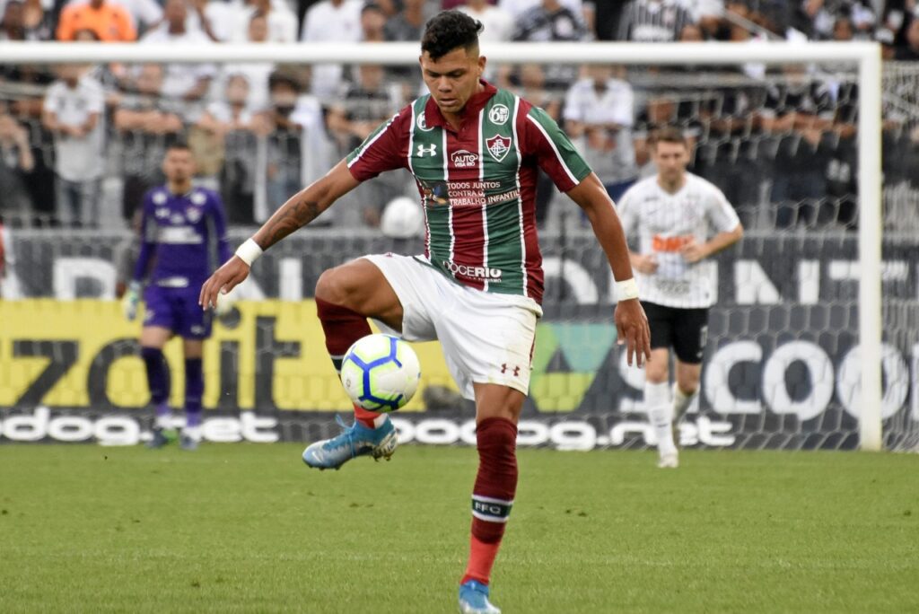 Atacante Evanilson, quando defendia o Fluminense