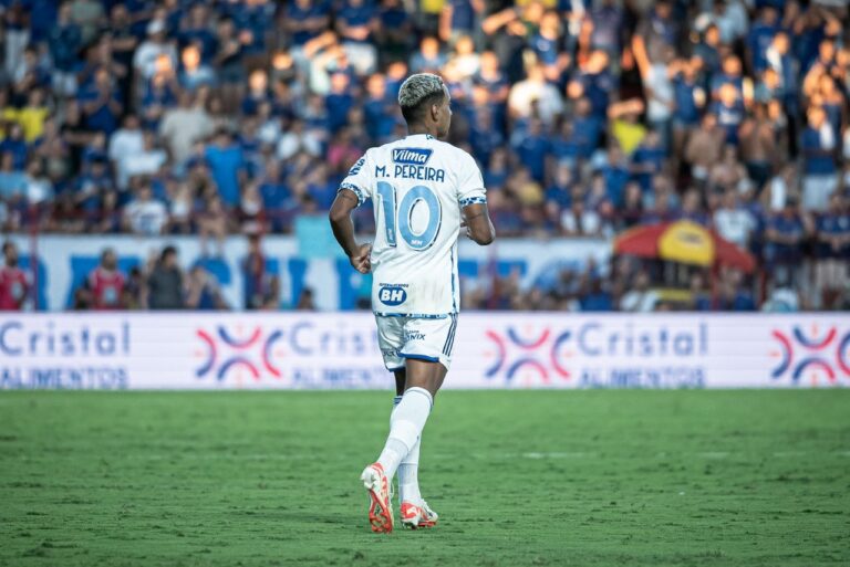 <p>Torcida do Cruzeiro lotou setor de visitante. Foto: Staff Images / Cruzeiro</p>