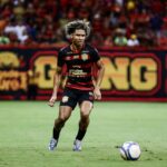 Pedro Lima, lateral do Sport, é monitorado pelo Chelsea