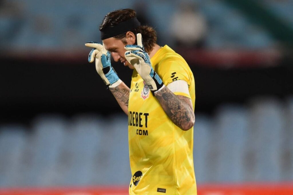 Cássio perdeu a titularidade no Corinthians recentemente. Foto: DANTE FERNANDEZ/AFP