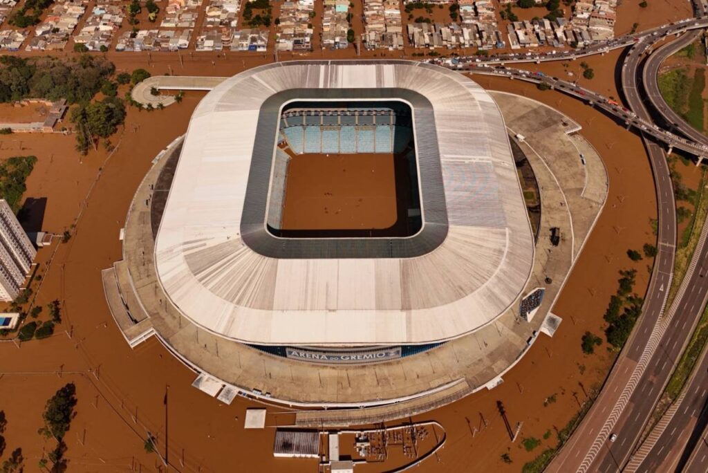Imagens mostram a Arena do Grêmio alagada no dia 7 de maio. Foto: Cássio perdeu a titularidade no Corinthians recentemente. Foto: DANTE FERNANDEZ/AFP
