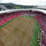 Gramado do Beira-Rio parcialmente destruído. Foto: Divulgação/Internacional