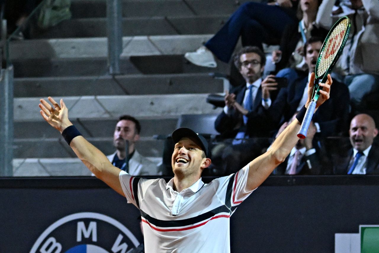 Nicolas Jarry venceu Stefanos Tsitsipas no Masters 1000 de Roma (Foto: Andreas Solaro/AFP)