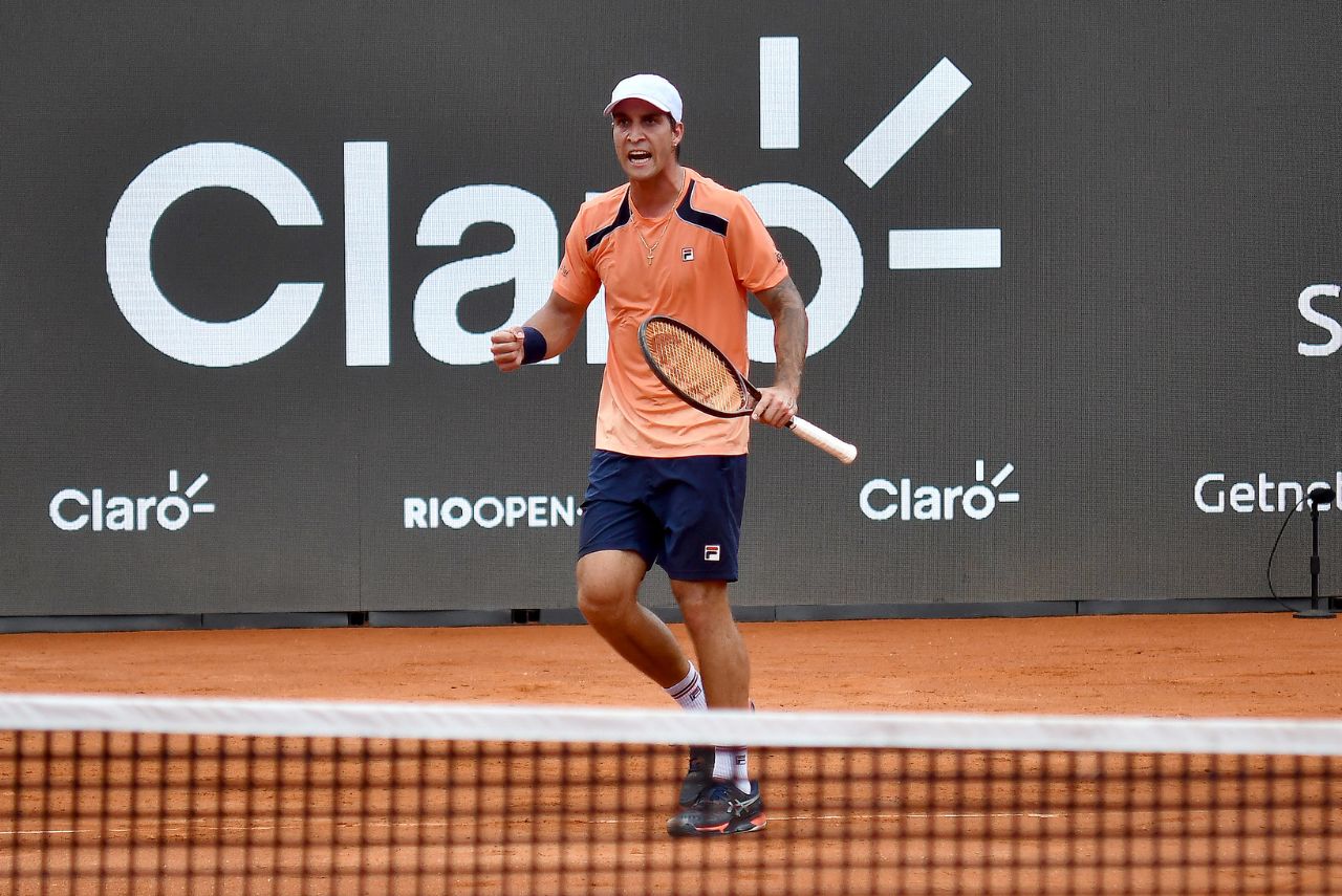 Wild: Tenista Felipe Meligeni Alves em jogo do Rio Open 2024
