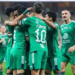 Jogadores do Al-Ahli comemoram vitória