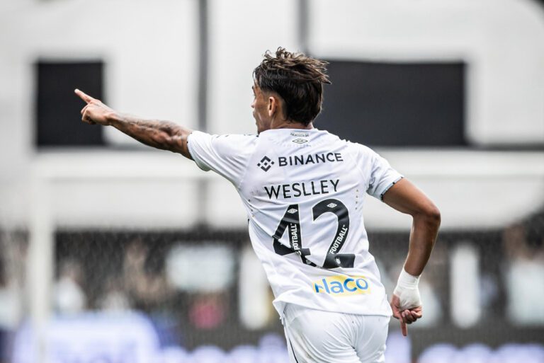 <p>Weslley Patati deu início à vitória santista (Foto: Divulgação/Santos)</p>
