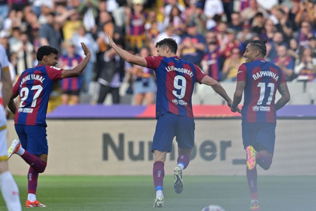 Lewandowski comemora gol do Barcelona